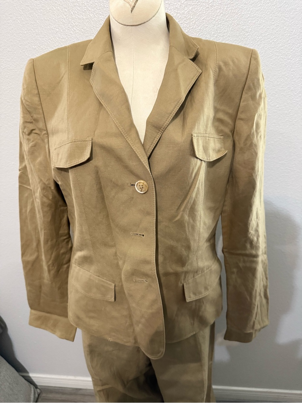 Li Claiborne women’s 2 pc linen suit